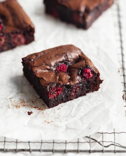 Fudgy raspberry brownies 