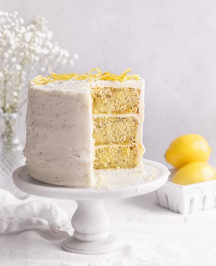 Lemon poppy seed cake