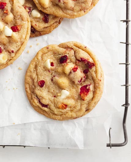 Strawberries and cream cookies