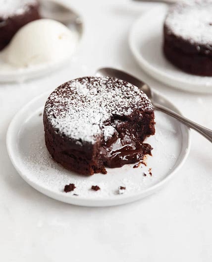 Molten lava cakes