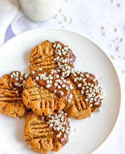 Almond Flour Peanut Butter Cookies