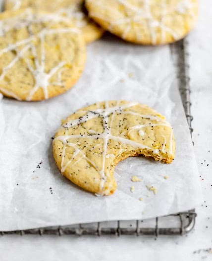 Iced lemon poppy seed cookies 