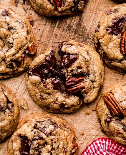 D'licious Pecan Chocolate Chip Cookies