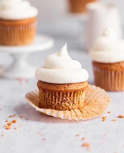 Carrot cake cupcakes 