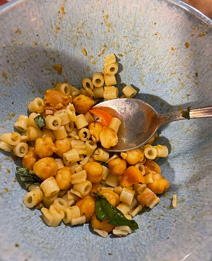 Summer pasta and chick pea bowl 