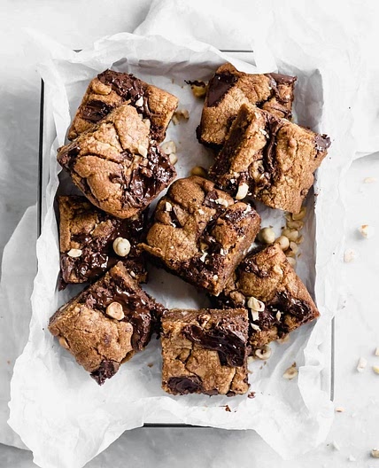 Brown butter Nutella chocolate chip cookie bars