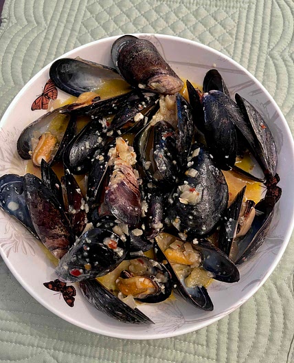 White wine butter mussels