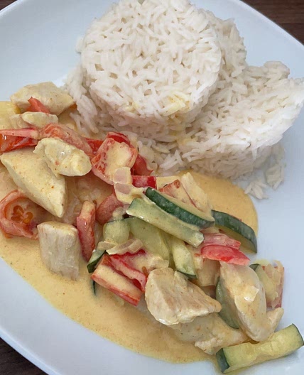 Curry-Kokos-Hähnchen mit Basmatireis