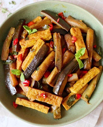 Kam Heong stir fry eggplant and tofu