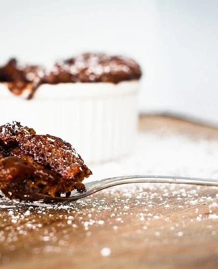 Molten chocolate lava cakes 