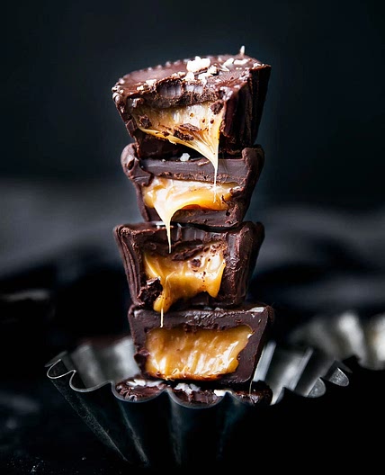 Salted caramel stuffed Nutella chocolate cups 