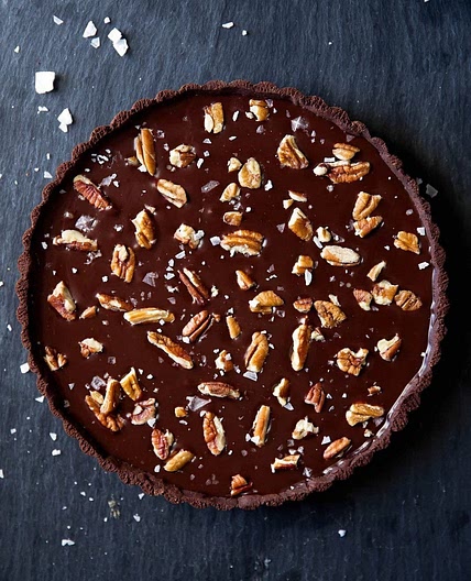 Salted caramel chocolate tart