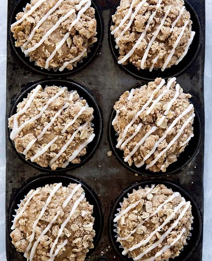 Apple crisp muffins 