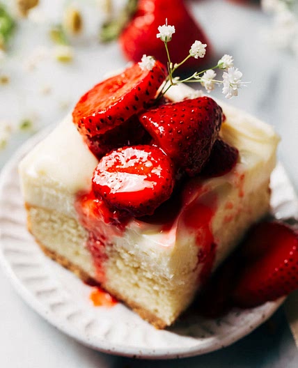 Strawberry shortcake cheesecake bars