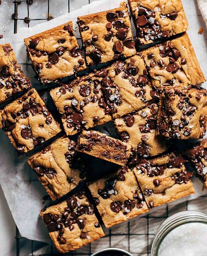 Brown butter chocolate chip cookie bars