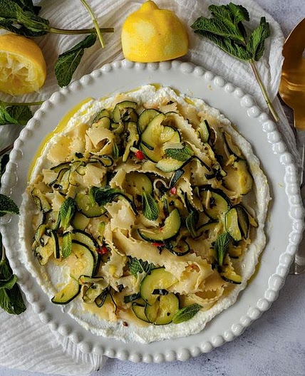 Courgette pasta with ricotta and lemon