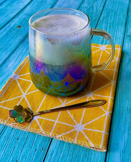 Spirulina Latte - healthy detox drink 
