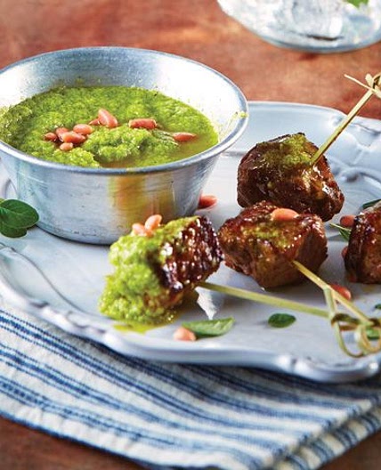 Bocadillos de arrachera con pesto de brócoli