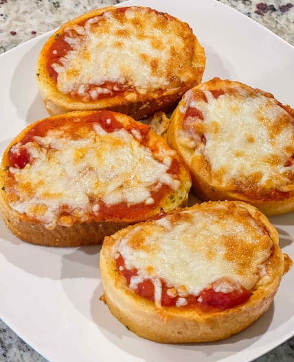 Air Fryer Garlic Toast Pizzas