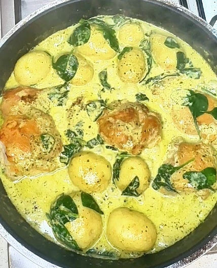One Pan Creamy Pesto Chicken