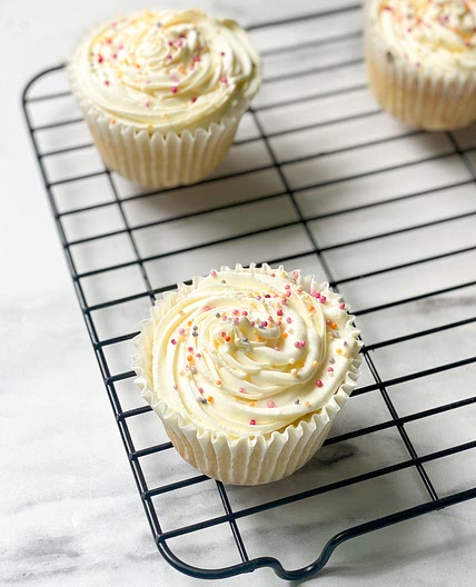 76 Calorie Vanilla Cupcakes
