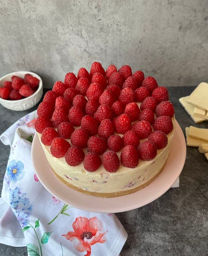 Raspberry and White Chocolate No Bake Cheesecake 