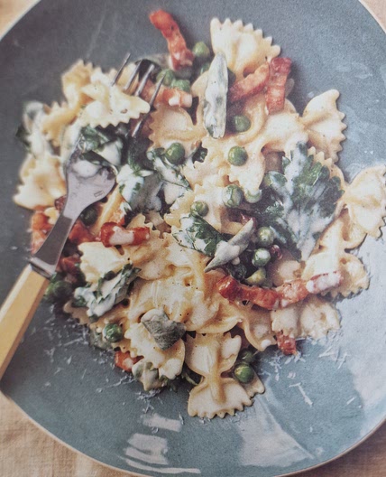 Farfalle with bacon, peas and sage