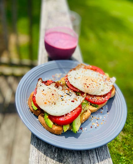 Avocado egg sandwich 