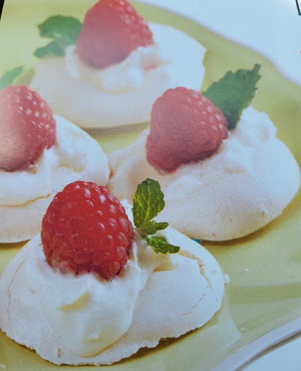 Meringue nests