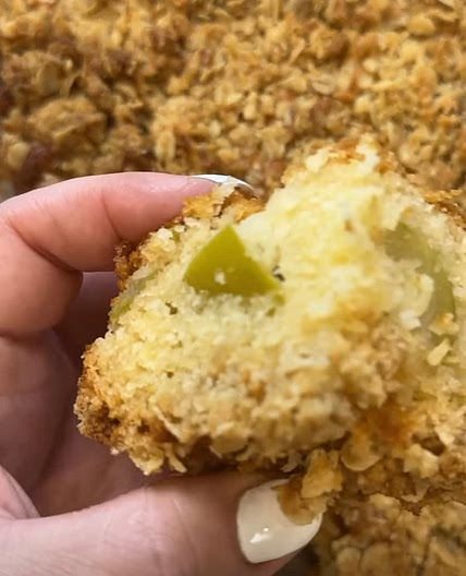 Apple Crumble Cake