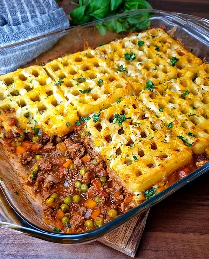 Cheesy Potato Waffle Topped Cottage Pie. ❤️