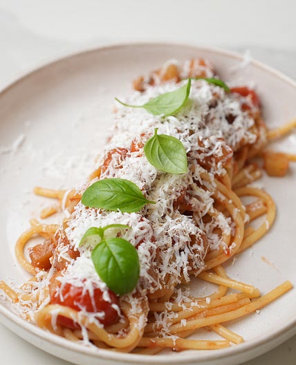 Spaghetti alla norma - Aubergine and tomato pasta