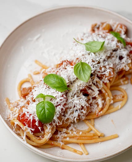 ITALIANO - Spaghetti alle melanzane, pomodoro e ricotta