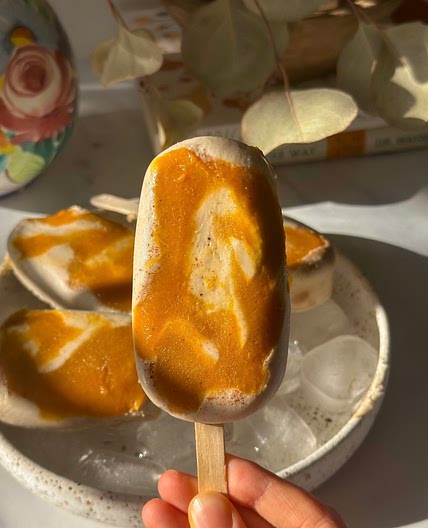 Healthy Peach Cobbler Ice Cream Popsicles