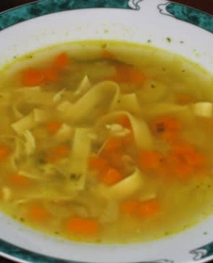 Soupe au poulet et nouille