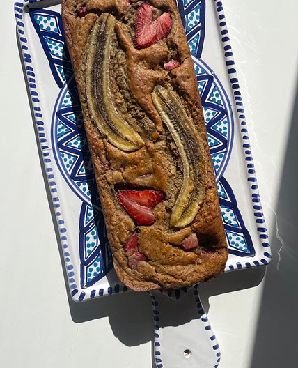 vegan strawberry, banana and oat bread