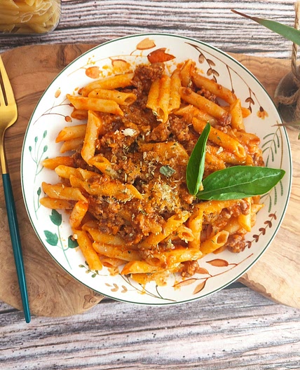 Macarrones sin gluten con carne picada y tomate
