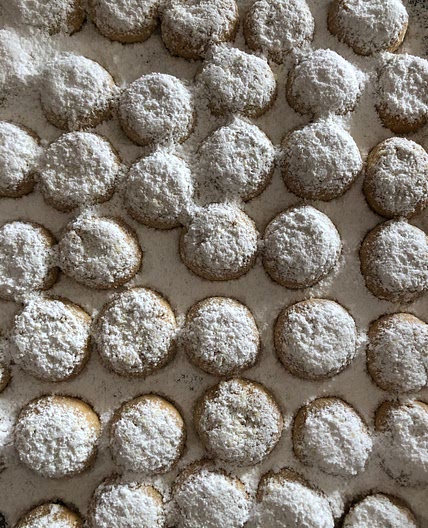 Kourabiedes (Greek Shortbread) 