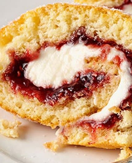 Lyle's Swish Swiss Roll