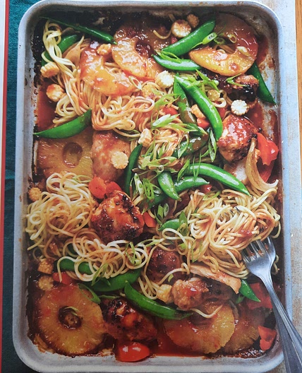 Sweet and sour chicken tray bake