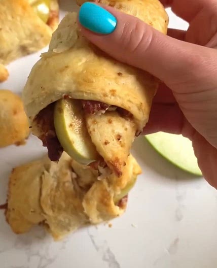 Apple Pie Croissants