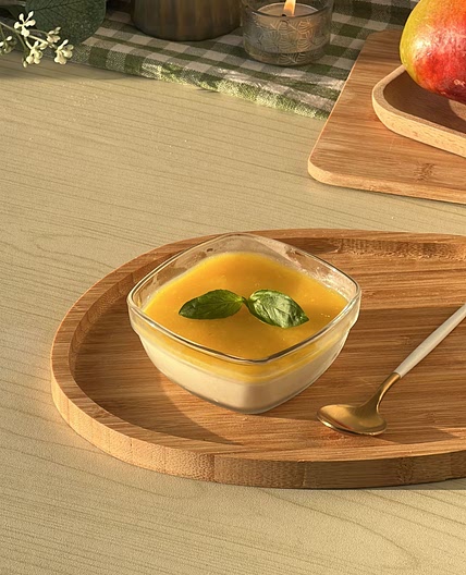 Mango panna cotta