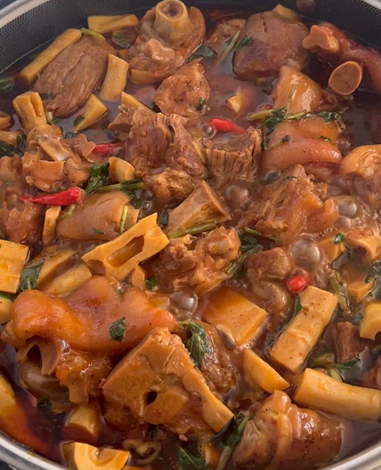 Spicy pork and bamboo stew recipe