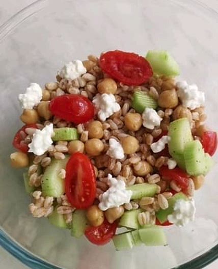 Farro con cetrioli e ceci