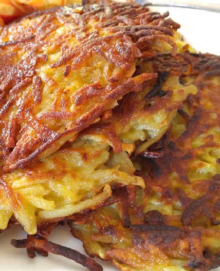 Easy German potato pancakes recipe- Oma’s kartoffelpuffer 