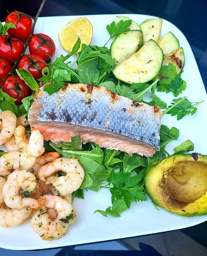 Mediterrane Fischplatte vom Grill