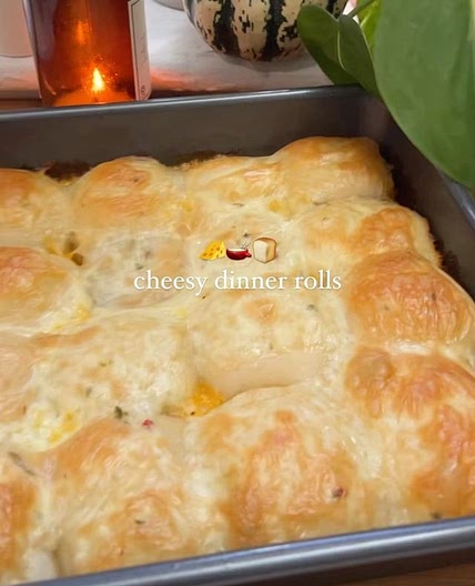 Cheesy Dinner Rolls