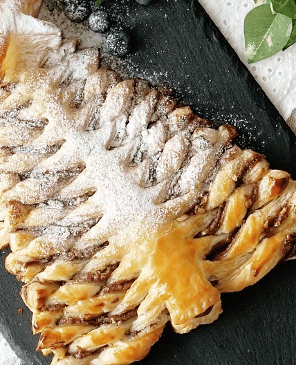 Christmas Tree Nutella Pie