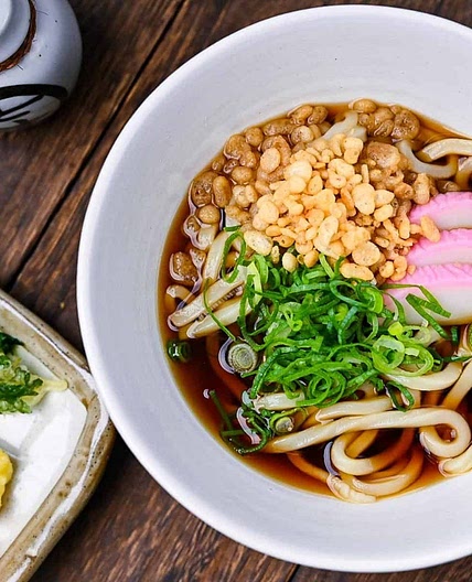 Simple Udon Noodle Soup (Kake Udon)