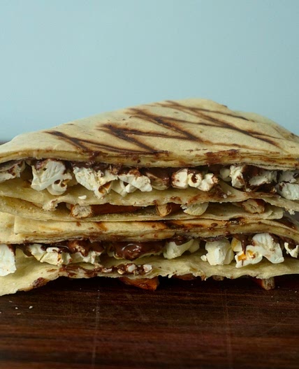 Popcorn chocolate wrap